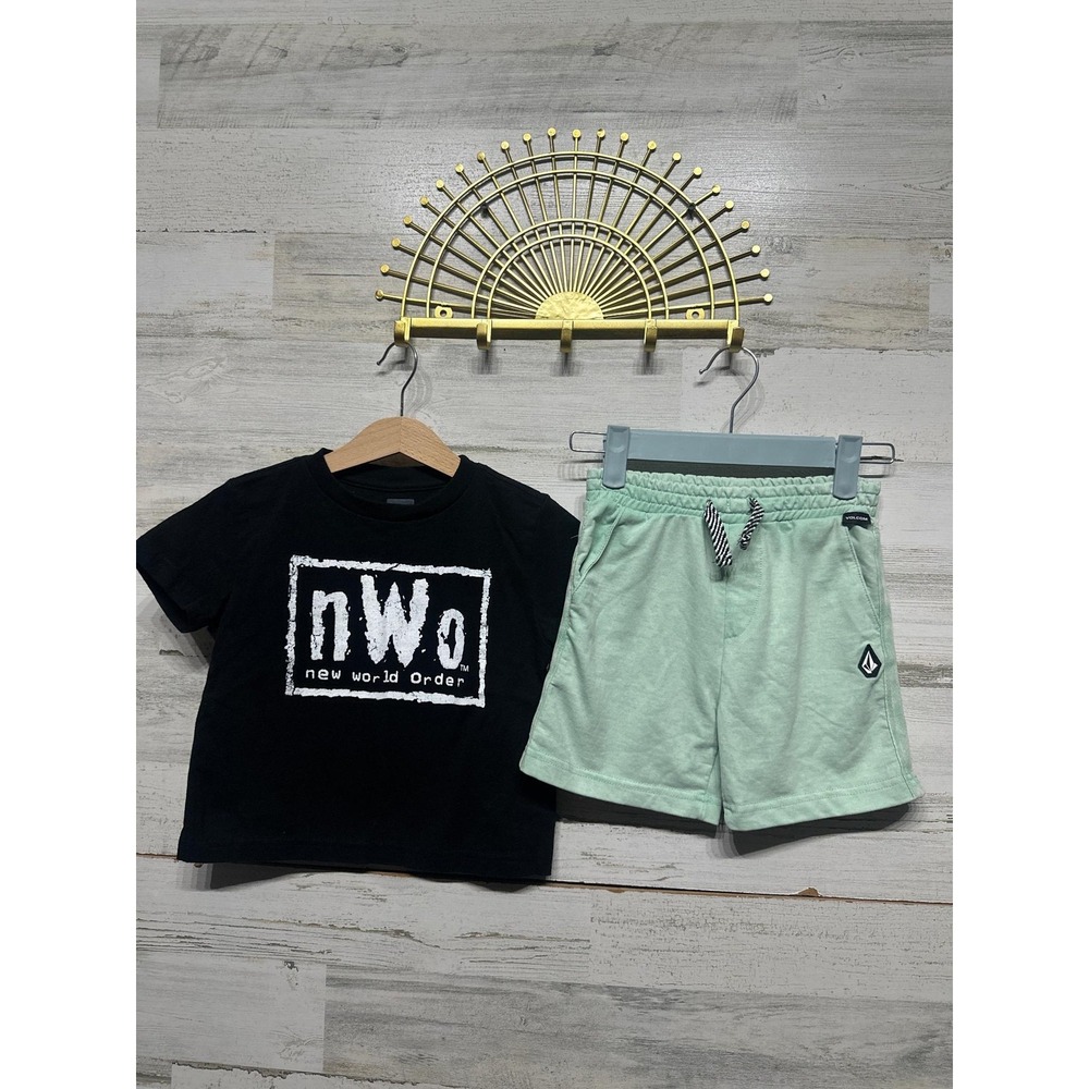 Volcom nWo Shirt and Shorts Set Boys 4T Black Mint Wrestling Skate EUC